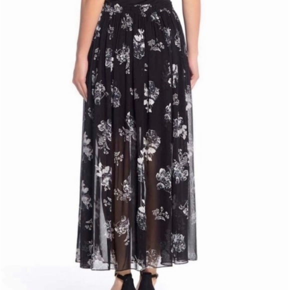 Free people Lydia skirt. Black and white floral with black solid under skirt. - Picture 10 of 10